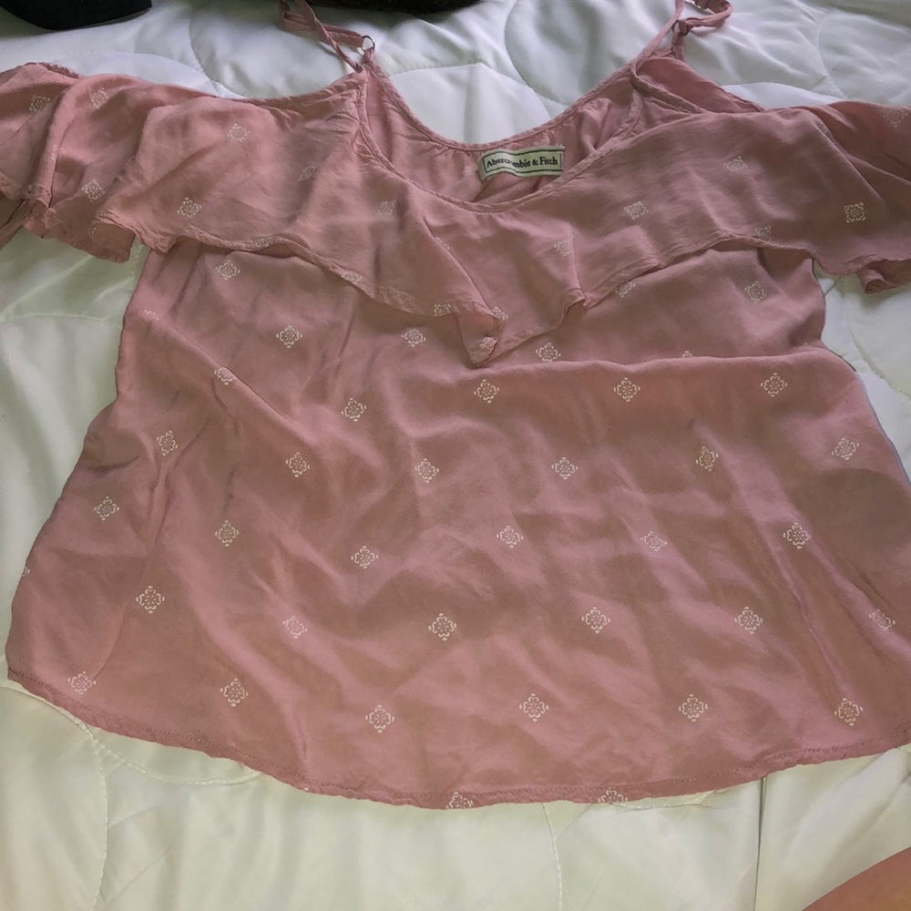 abercrombie and fitch off the shoulder top